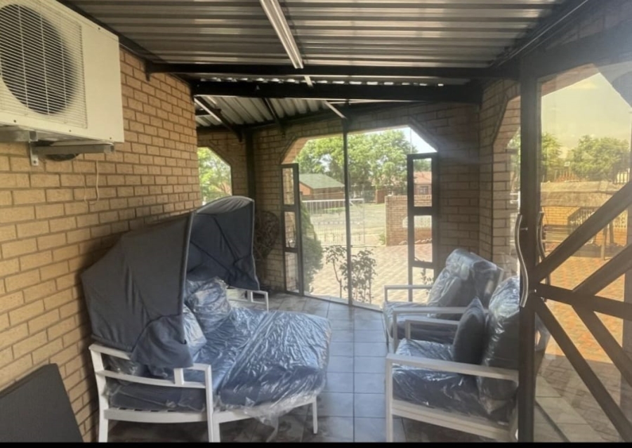 4 Bedroom Property for Sale in Ficksburg Free State